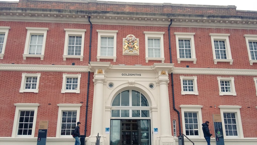 Visited <a href="/GoldISOC/">Goldsmiths ISOC</a> great meeting the President &amp; Head Sister, looking forward to the best #QuranCamp <a href="/fosischannel/">FOSIS</a>