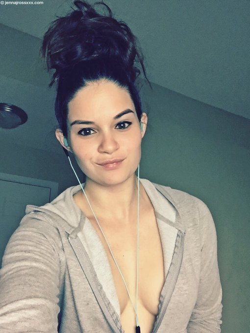 Apologies to all the men who work out at my gym 😈 https://t.co/YKnaz0Pype<a href="/tag/bts"class="tags"><span>#bts</span></a>