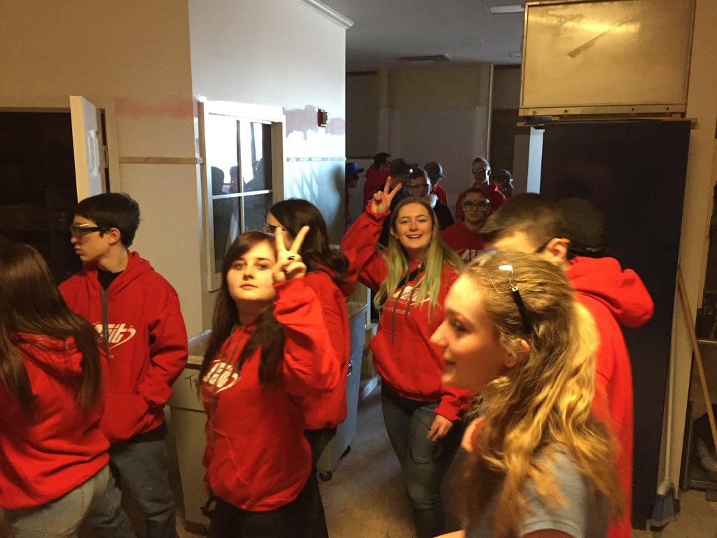 buildfutures2's tweet photo. Great excursion with our Airdrie counterparts @buildfutures1 #SAITSoC #rvsed https://t.co/dIfasL5nRh