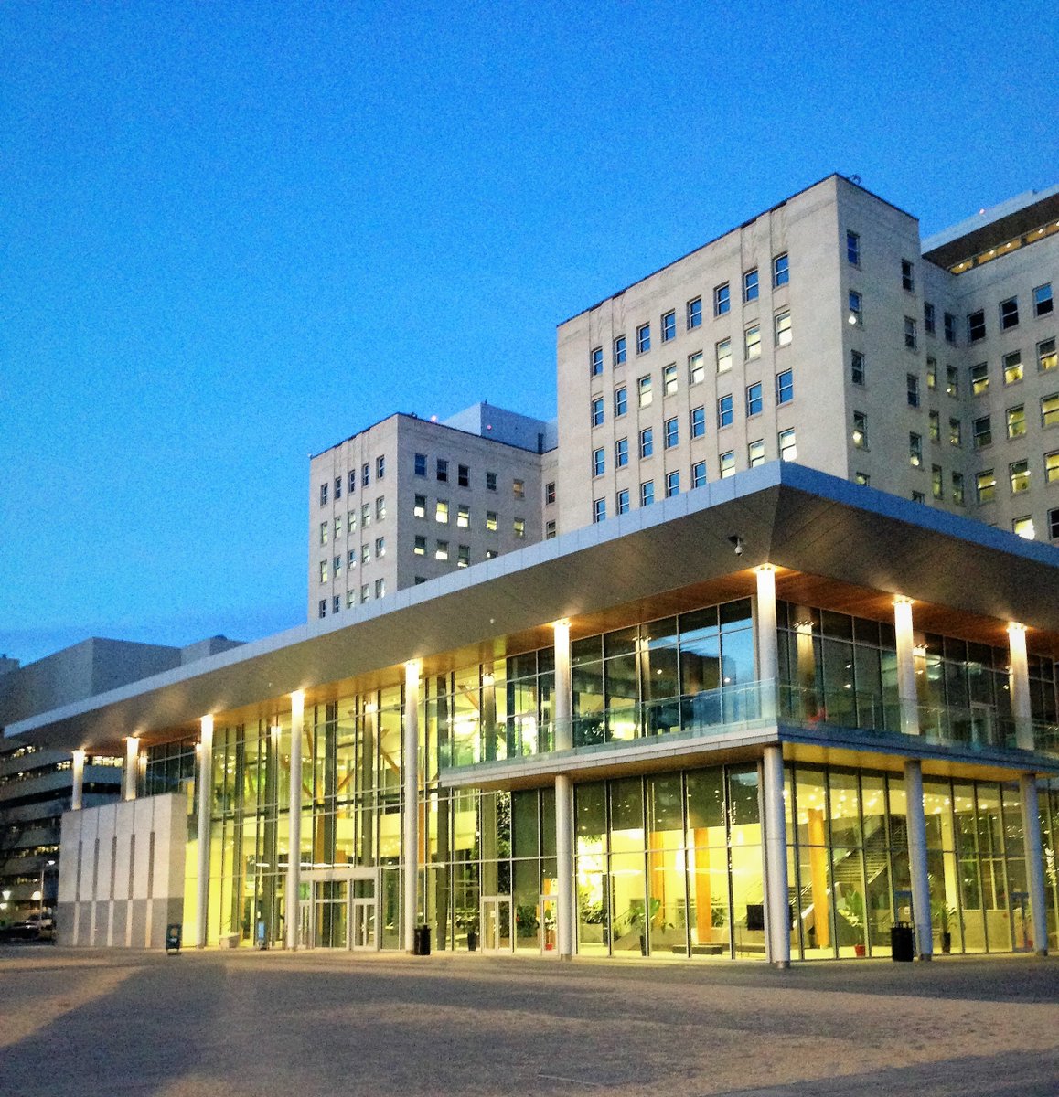 GoldrayGlass's tweet photo. #FlashbackFriday to #BuildExEdmonton we visited the Edmonton Federal Building, a project featuring our #GoldrayGlass https://t.co/SLW5cyhEww