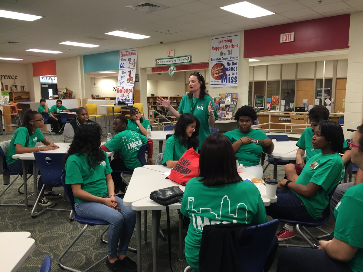 CharMeckSchools's tweet photo. Pics of @CMS_Cochrane and @Devonshire_Elem tree planting with @treescharlotte. #NCArborDay! https://t.co/RjuK9iRZCs https://t.co/2tJKWyGjNw