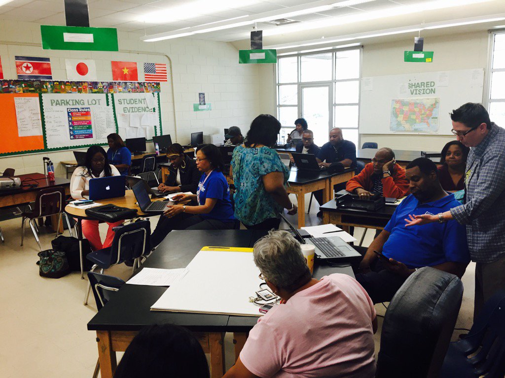 Mstewart_2u's tweet photo. Iron sharpens iron @HarperArcherMS @DrEmilyAMassey @DonyallD #destinationstem https://t.co/ybtMp9tpg8