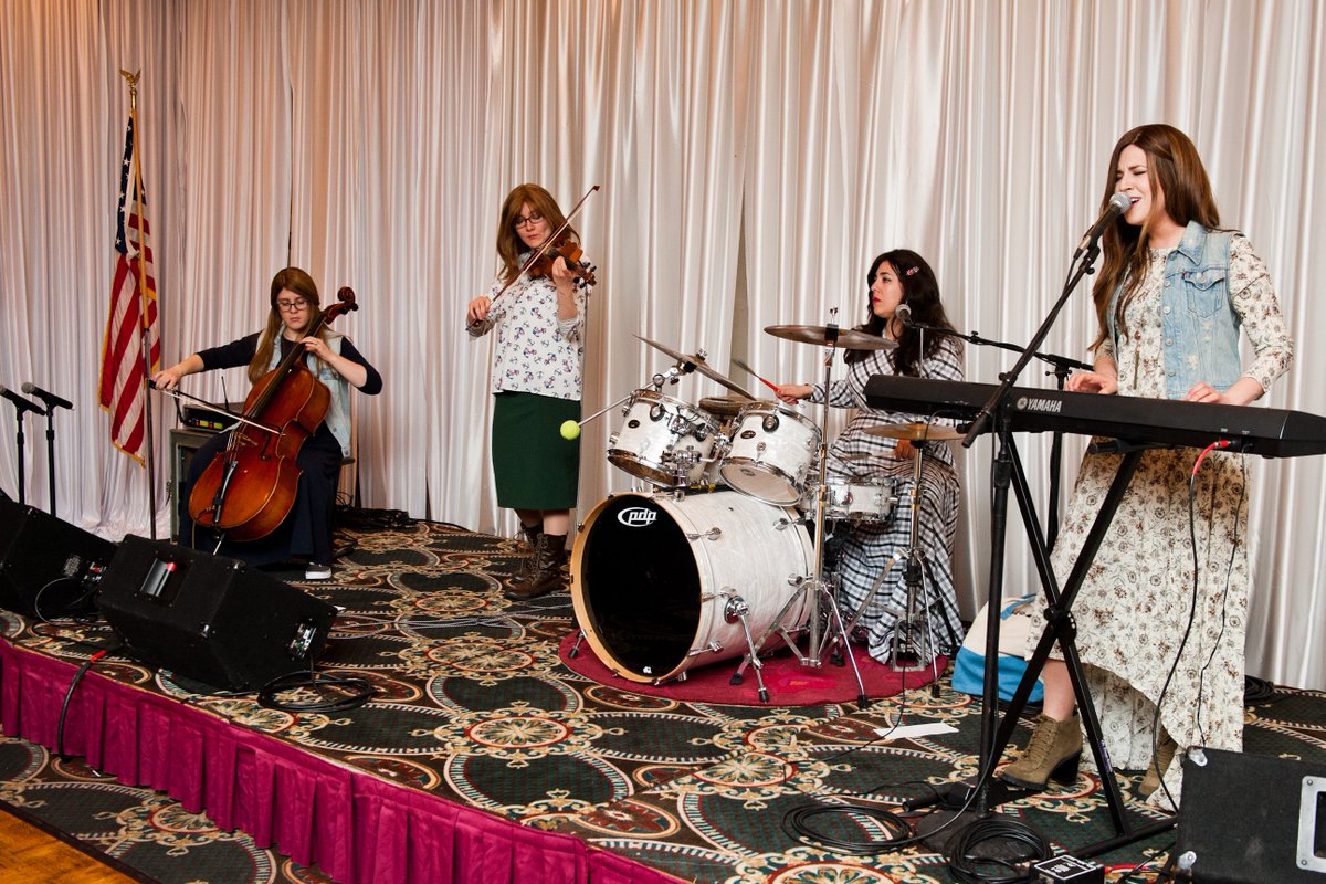 JFedinPhilly's tweet photo. Thank you for rocking our Jewish Federation Women's Philanthropy Pomegranate Event last night @BPStockings! https://t.co/BHGvzHQGp4