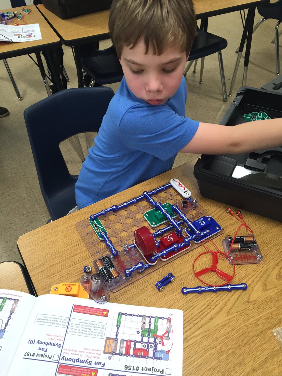d70tech's tweet photo. Snap circuitry. #hmsdiyday https://t.co/xoRB0vCiX9