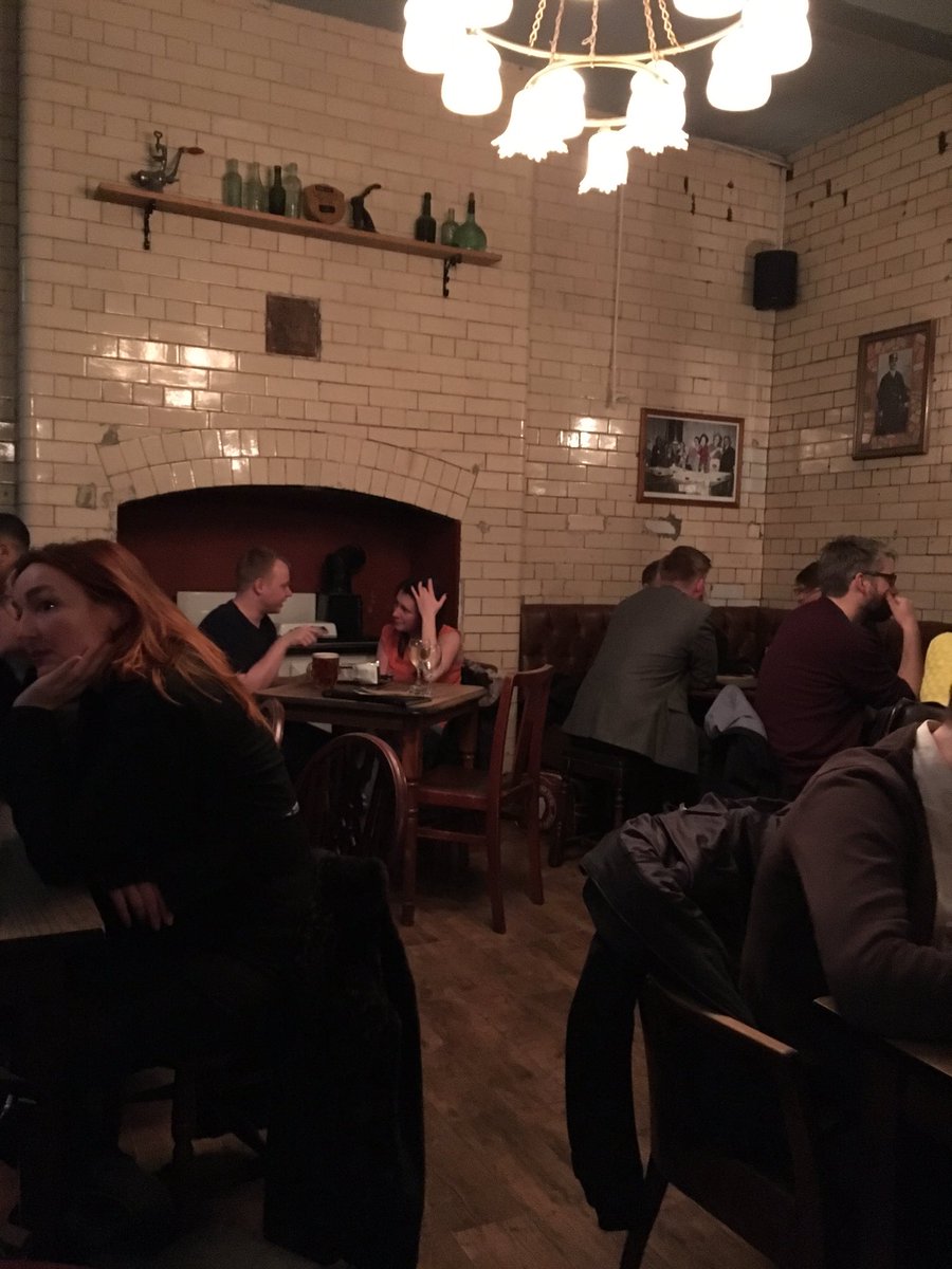 Great atmosphere in the <a href="/The_Gaslamp/">The Gas Lamp</a> <a href="/benkelly74/">ben kelly</a> <a href="/domtmiller/">Dominic Miller</a> <a href="/ILoveMCR/">I Love Manchester</a> @Manchester_Art