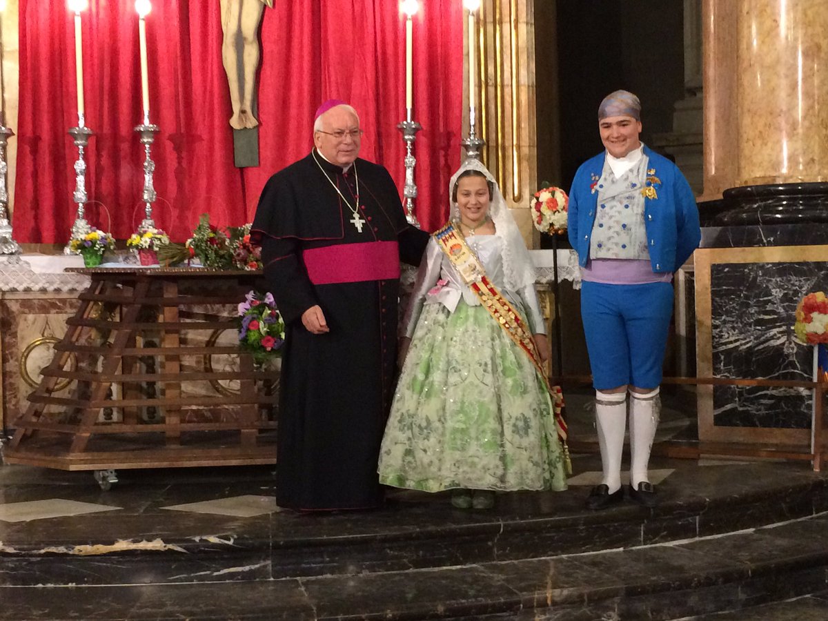 JLF XĂ tiva (@jlfxativa) on Twitter photo Fan la seua ofrena Aurora i Alba, Falleres Majors 2016 de <a href="/acfallamercat/">Falla Mercat Xativa</a>. #fallesXĂ tiva Fan la seua ofrena Aurora i Alba, Falleres Majors 2016 de <a href="/acfallamercat/">Falla Mercat Xativa</a>. #fallesXĂ tiva
