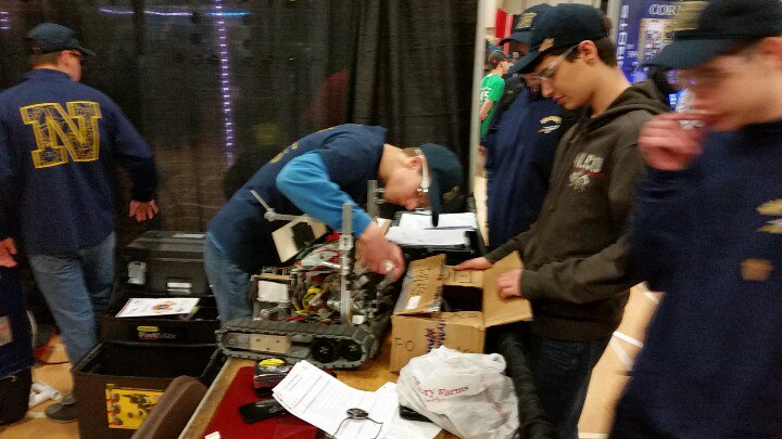 NeedhamRobotics's tweet image. Getting ready for inspections