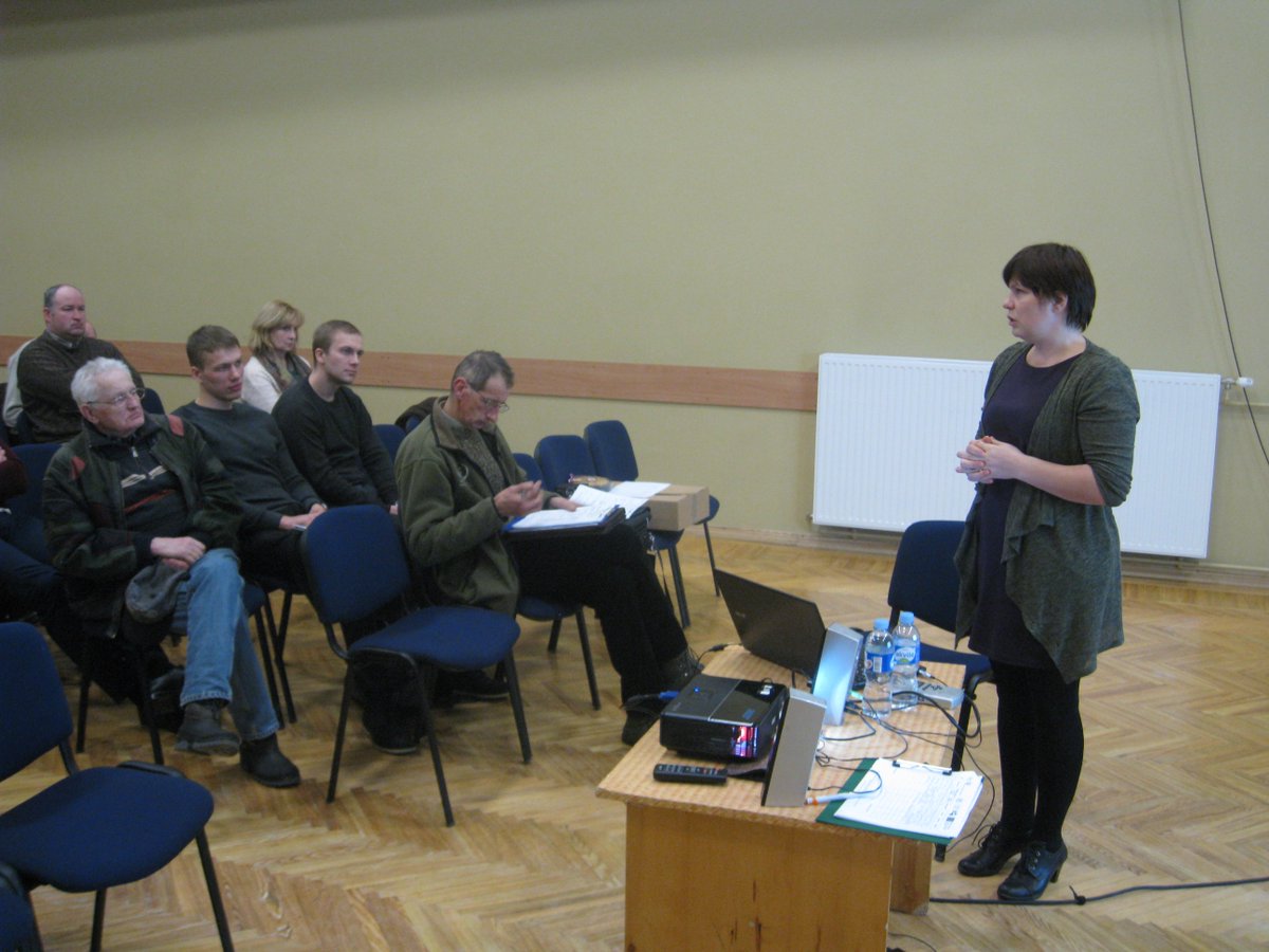 Lekciju par Vislatvijas biotopu kartēšanu lasa Gita Strode no <a href="/dabaDAP/">Dabas aizsardzības pārvalde</a>