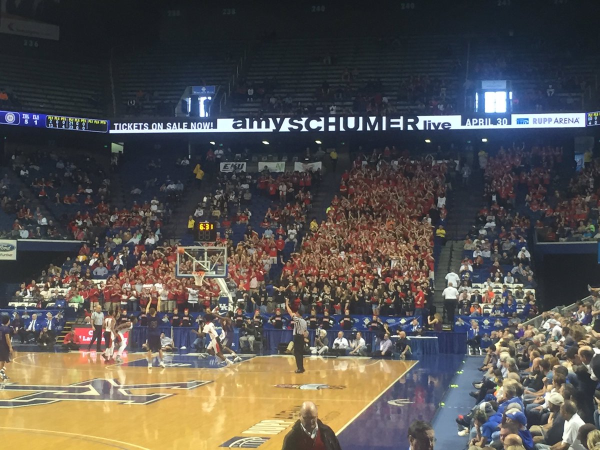 HUGE showing for <a href="/PLDogPound_/">THE DOG POUND</a>. Biggest I can remember the last few years.