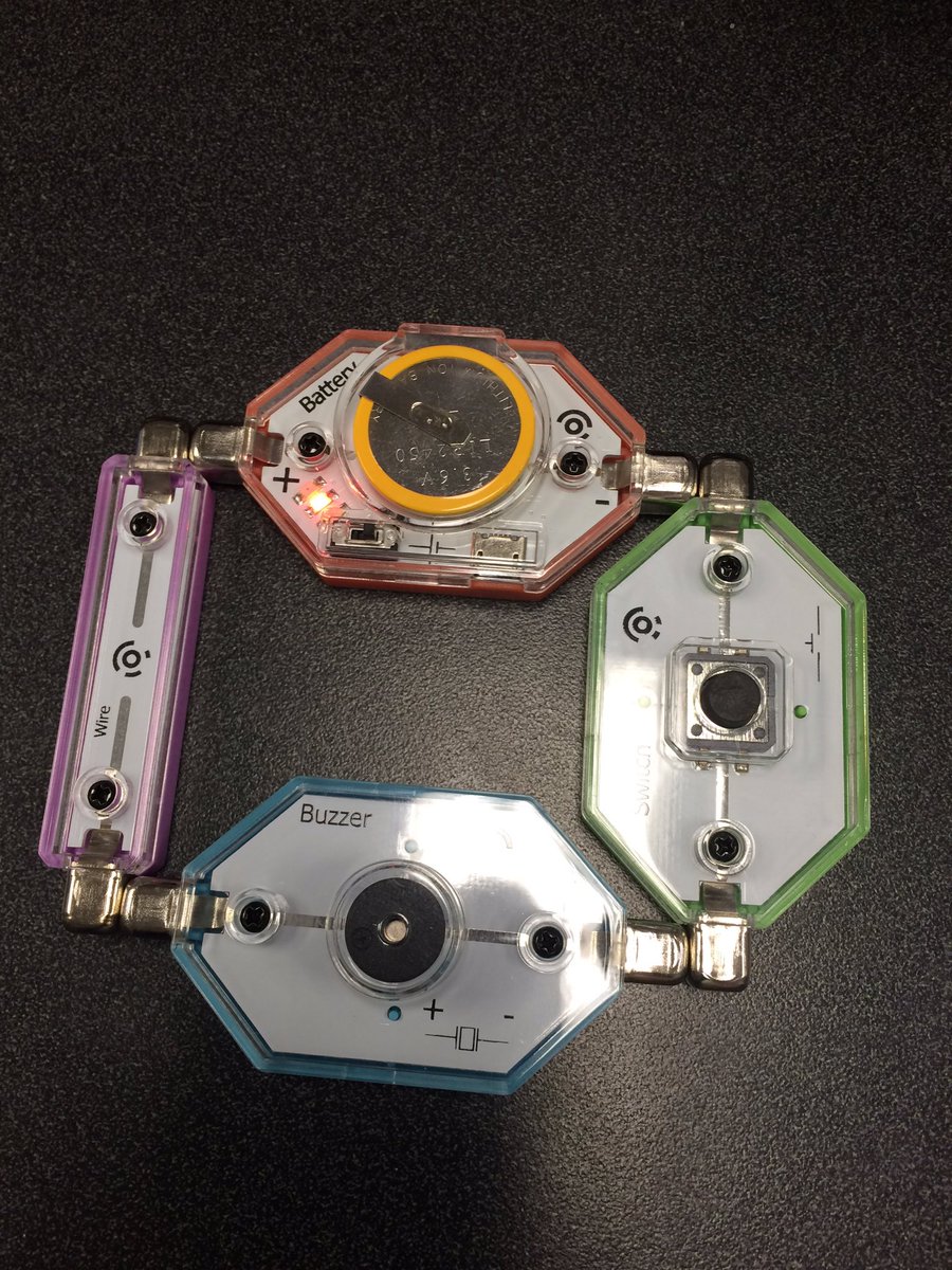 SkyviewLibrary's tweet photo. Built a circuit with our new @lightup Edison kit. #learningtocode Works with a #vpsipad too! https://t.co/juKi3Dawtk