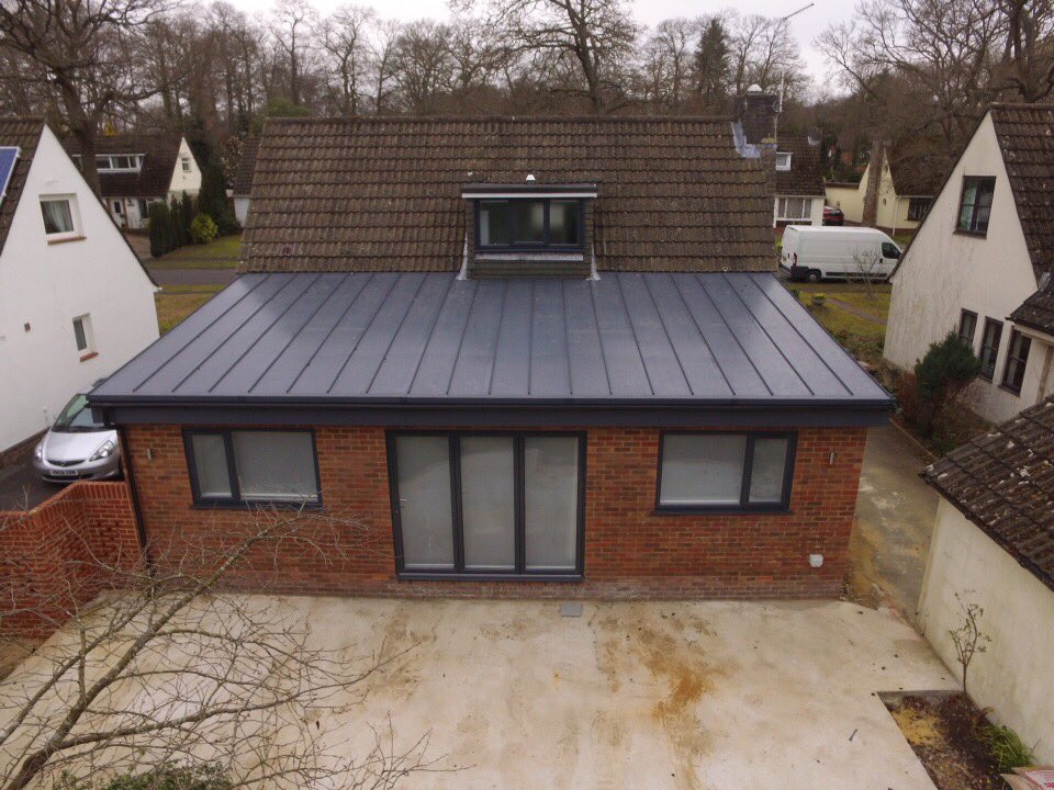 collierroofing1's tweet photo. Secutop single ply and facias finally complete . 🔝🐕s #secutop #singlplymembrane #flatroofing #flatroof #icb @icb_uk https://t.co/D6Rx9DWiFO