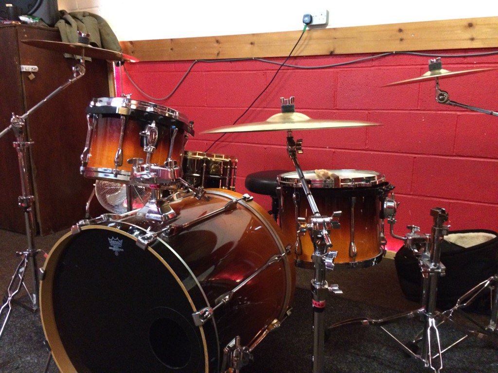 SoulminersThe's tweet photo. Tama thumping at Music Box tonight. Practice practice cup of tea. https://t.co/ZjRXBSdOtD