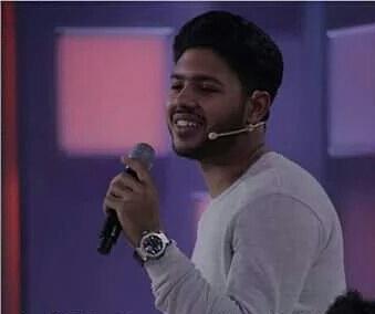 ChahineMagazine's tweet photo. الان النجم #محمد_شاهين على شاشه mbcمصر2
مع برنامج #ليله_سمر 
#MohammadChahine 
#ChahineOnMbcMasr2 https://t.co/zNQqw7eRRp