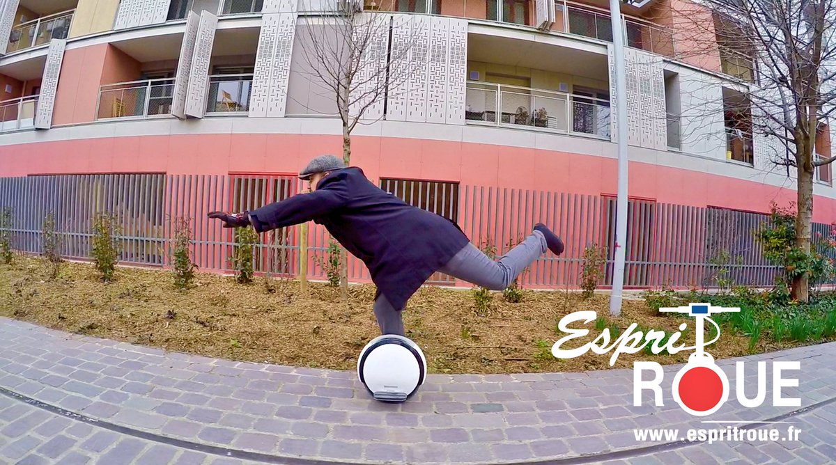 ninebotFR's tweet photo. Quand les #wheelers d'@EspritRoue jouent aux super-héros sur la prochaine #gyroroue #NinebotS2.. Bientôt la vidéo :) https://t.co/6REe7aL001