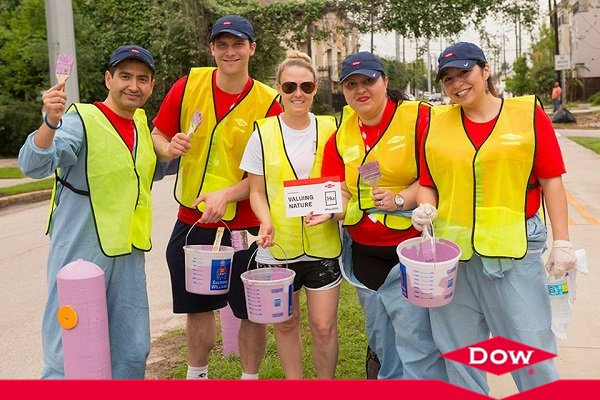 DowNewsroom's tweet photo. Tomorrow, we’re teaming up with @kabtweet & @KPBPearland for the Great American Cleanup in Pearland, TX. #DowImpact https://t.co/L0EJcCvsm1