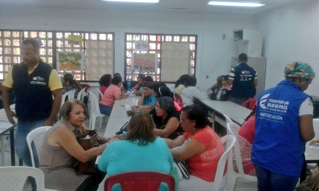 <a href="/PTA_Colombia/">Formación Integral</a> Viviendo la experencia de trabajo cooperativo con transicion 33 Docentes de 6 EE en <a href="/sed_cartagena/">SEDCARTAGENA</a>