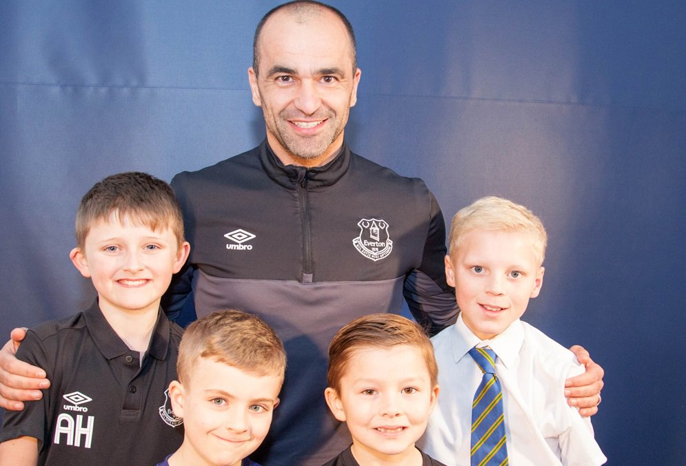 LivEchoEFC's tweet image. Stones and Deulofeu recalled for #EFC - by Mini Martinez!
liverpoolecho.co.uk/sport/football…