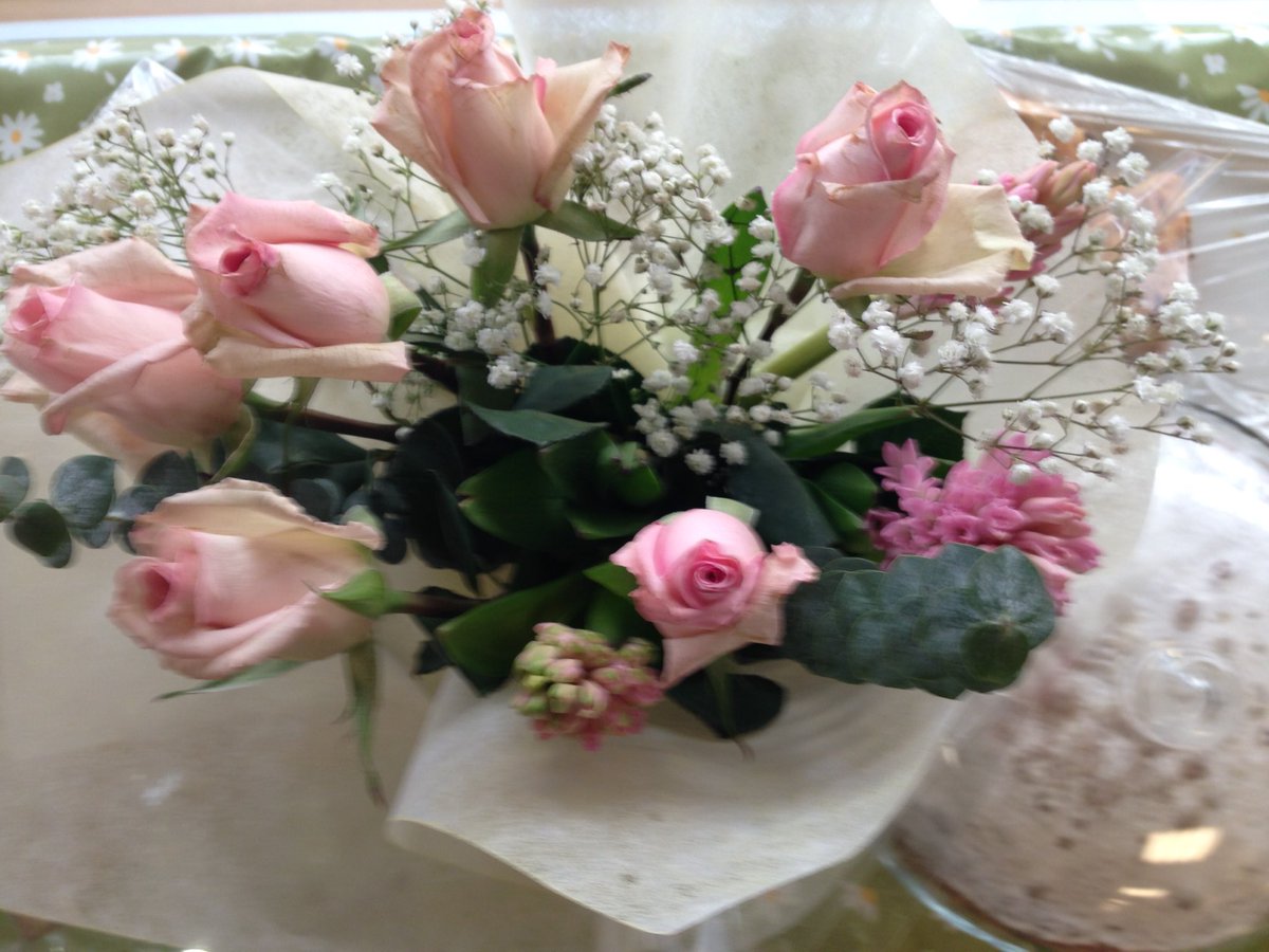SweeTeasuk's tweet photo. We are looking at offering a range of fresh flowers do you think they would sell? https://t.co/VlAZpw9ljq