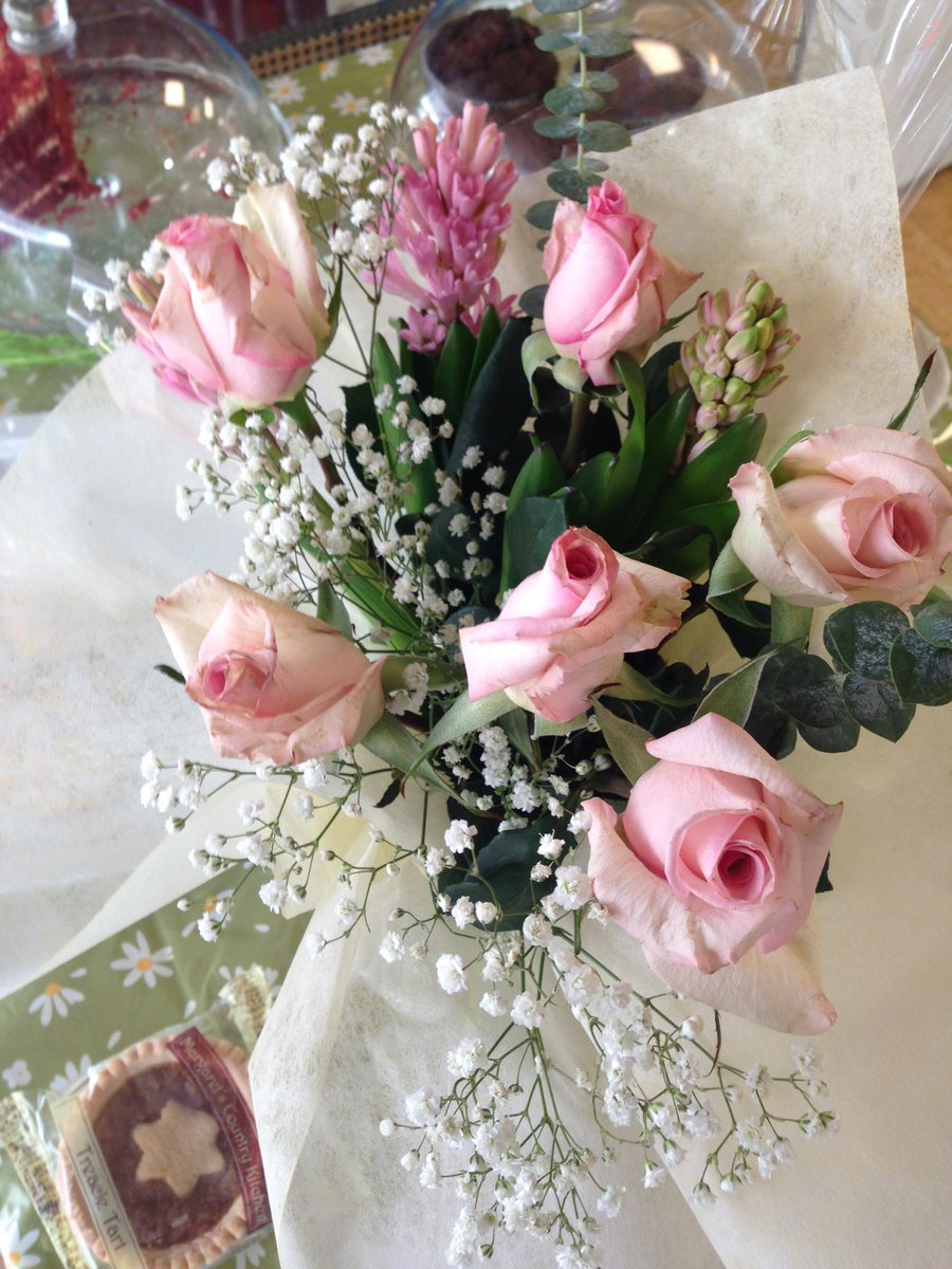 SweeTeasuk's tweet photo. We are looking at offering a range of fresh flowers do you think they would sell? https://t.co/VlAZpw9ljq