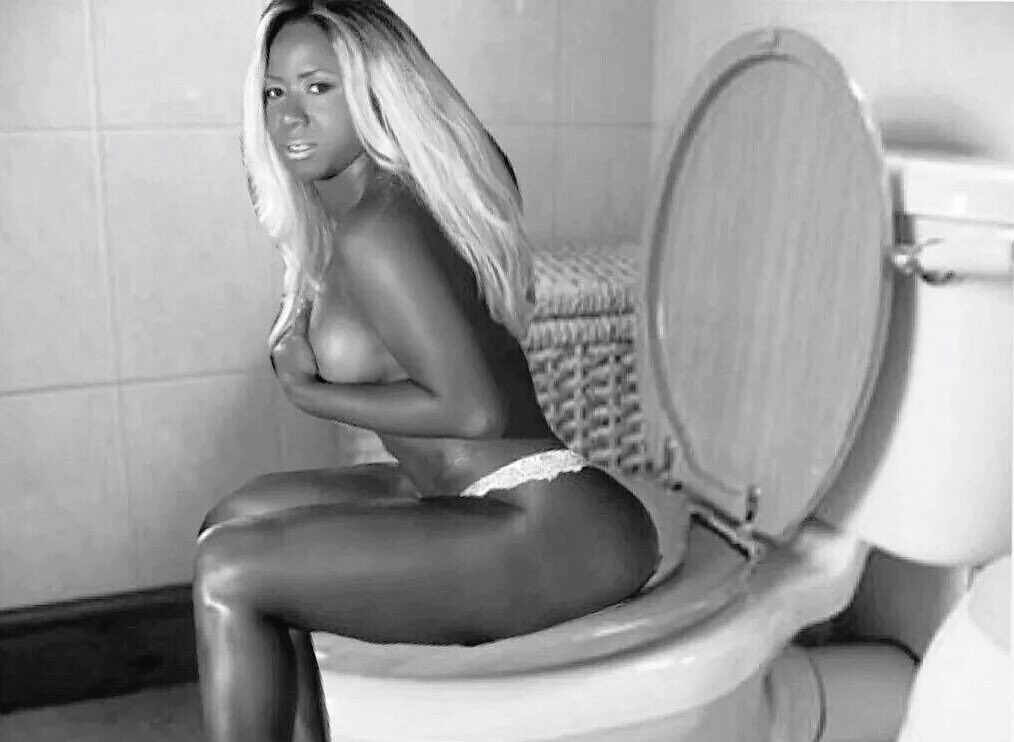bbbebada's tweet photo. O TANTO QUE EU TO RINDO https://t.co/2gWrd0wyrf