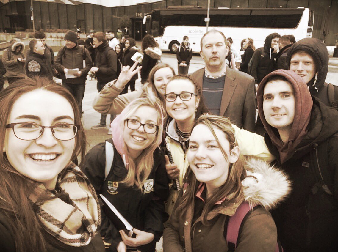 xShannon_Boylex's tweet photo. Finishing the week with a selfie with @AdrianKavanagh🎉 #MayFTrip #teammark2 https://t.co/puBY24itX4
