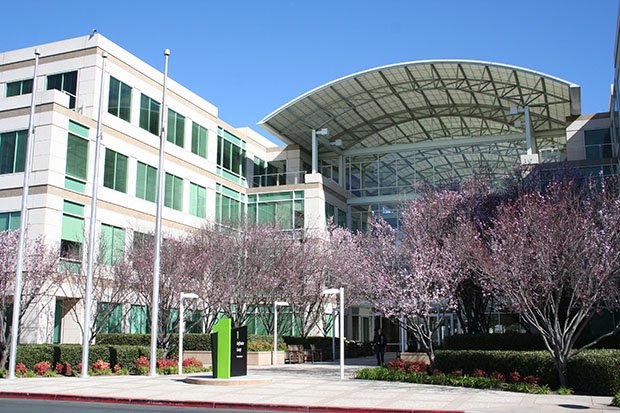 HotHardware's tweet photo. Some #Apple Engineers Would Reportedly Rather Quit Than Create #GovtOS For FBI https://t.co/2KiHUrkcUF @HotHardware https://t.co/MQ009y1TIg