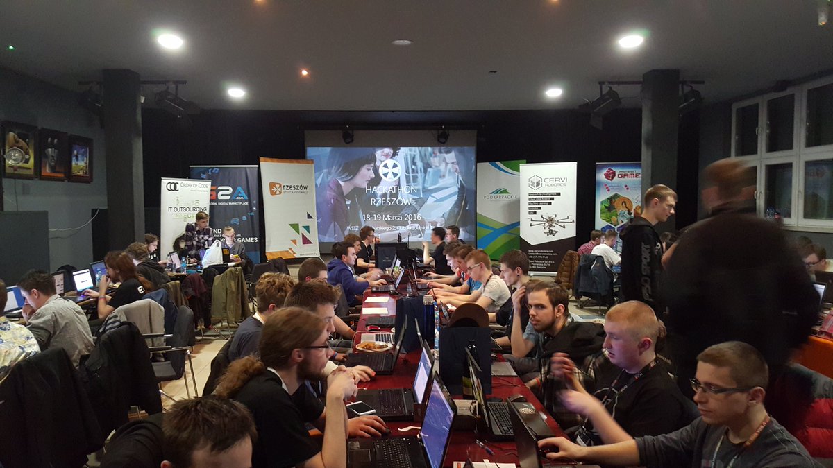VadMelnyk's tweet photo. Jest SIŁA :)
#msp #hackRz2016 #Rzeszow #hackathon https://t.co/hLzfC1XhXc