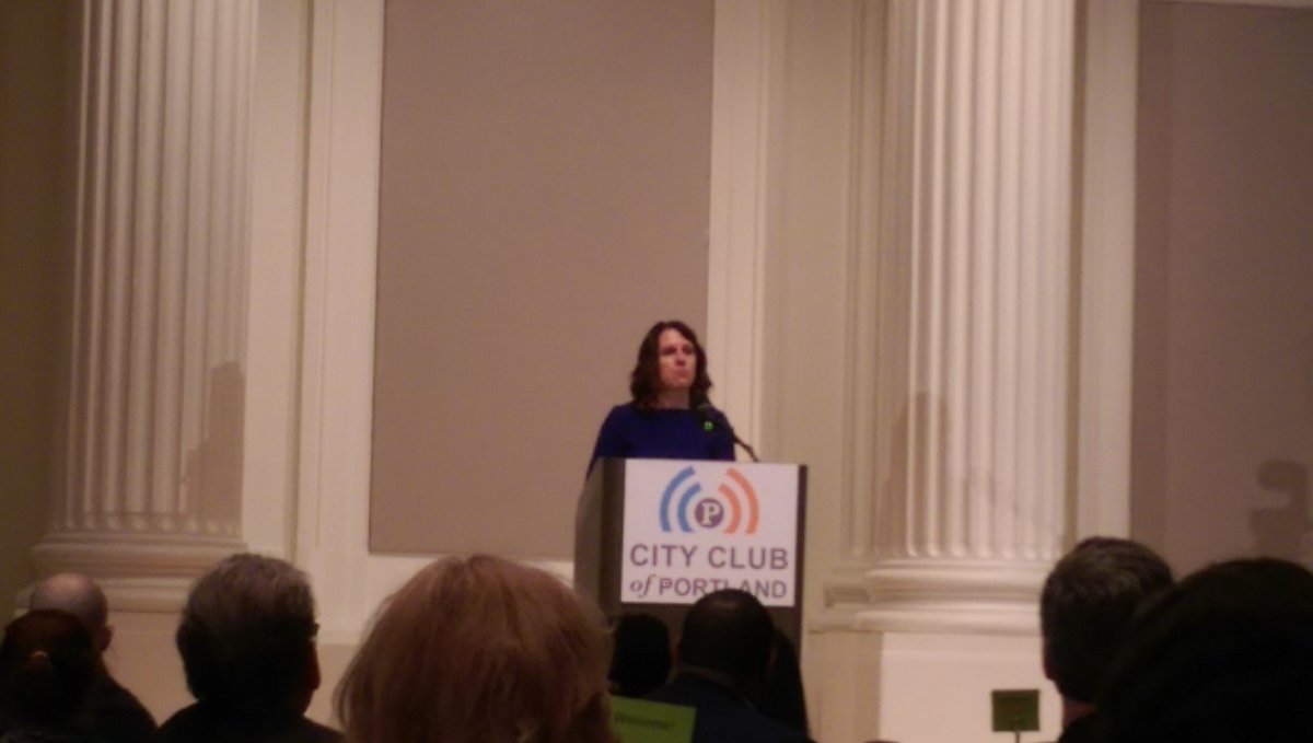 PDX_BizAlliance's tweet photo. @dkafoury on sheltering homeless. "We can do better".We agree! #stateofmultco https://t.co/OYeuS2R2rC