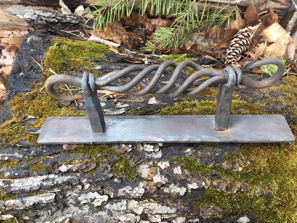 blacksmith_guy's tweet image. Little door handle I'm working on.