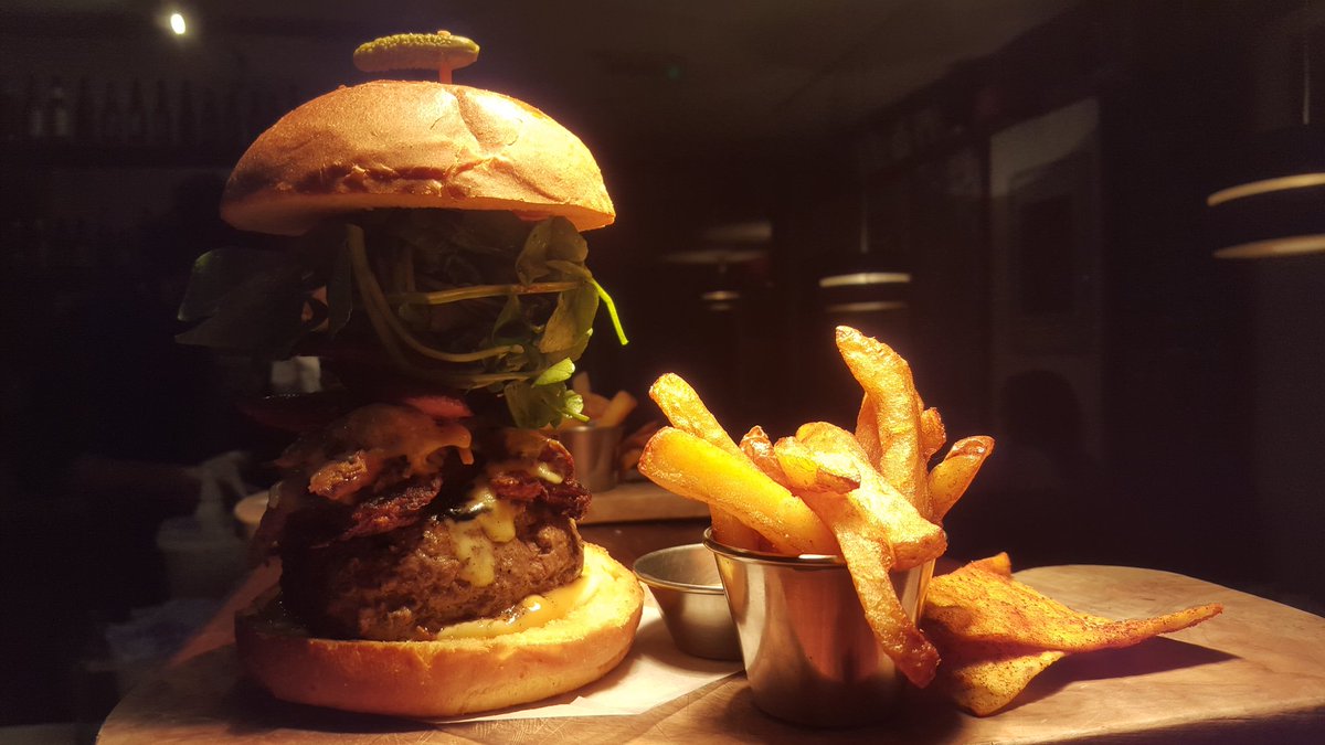 GeneveEatery's tweet photo. And here I am my name is burger BBQ burger. https://t.co/Iummtqzpj0