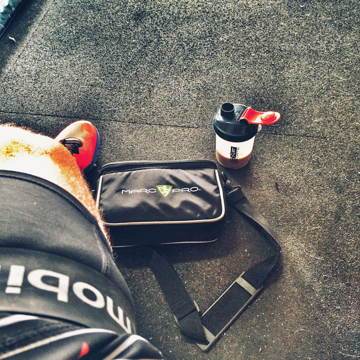 chuckofoster's tweet photo. Getting ready for #16point4  with #marcpro then some #ROMWOD https://t.co/uxns7vRZaZ