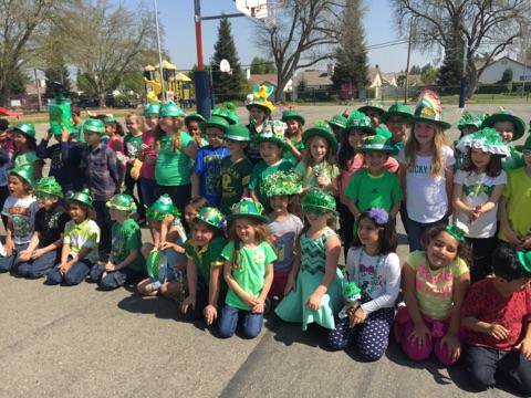 MallochMustangs's tweet photo. 1st grade leprechauns! Fun art project and great writing. https://t.co/1HtlnW9IWD