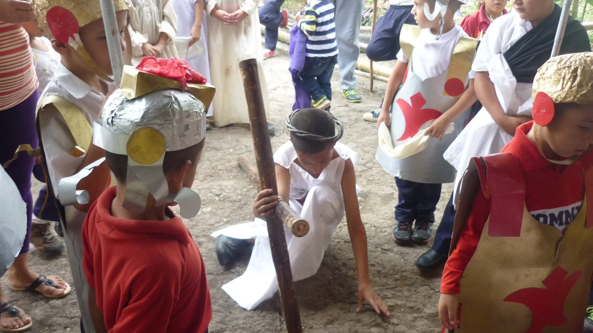 EscTononoNER139's tweet photo. #VIACRUCISVIVIENTEESCUELATONONONER139 @dfdssc33 @MunicipioSC @SilvaEleazarL @NeylaPosso @ner139 @subdireccion139 https://t.co/IO73Y2HwP7