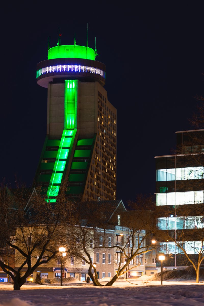 stpatrick_qc's tweet photo. Des édifices de la Ville de Québec se sont habillés de vert pour souligner la Saint-Patrick. https://t.co/Qvdbvu1hYA