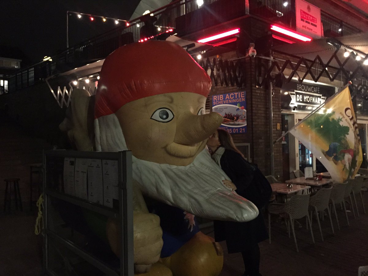 De Kabouterborrel in <a href="/HetBrouwCafe/">Brouwcafe De Hofnar</a> is begonnen!