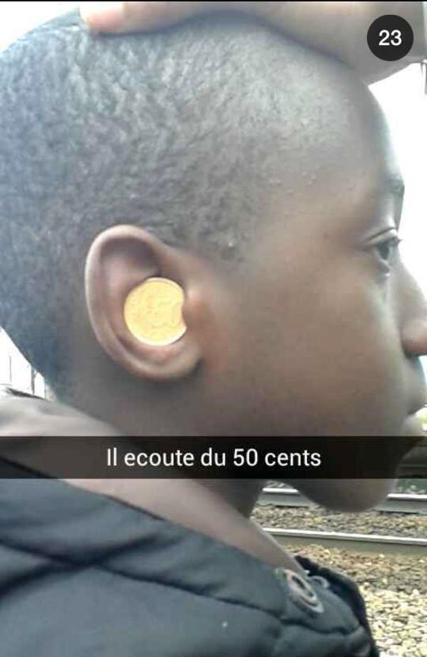 syfaaaax's tweet photo. Bon je veut savoir le nom du fdp qui a fait sa ptdrrrrr https://t.co/Fvqa4MfMFT
