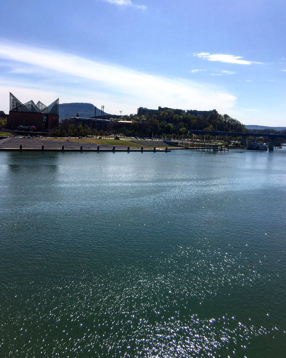2northshore's tweet photo. It's a #beautiful day to play on the river. https://t.co/em5XAgGy5m