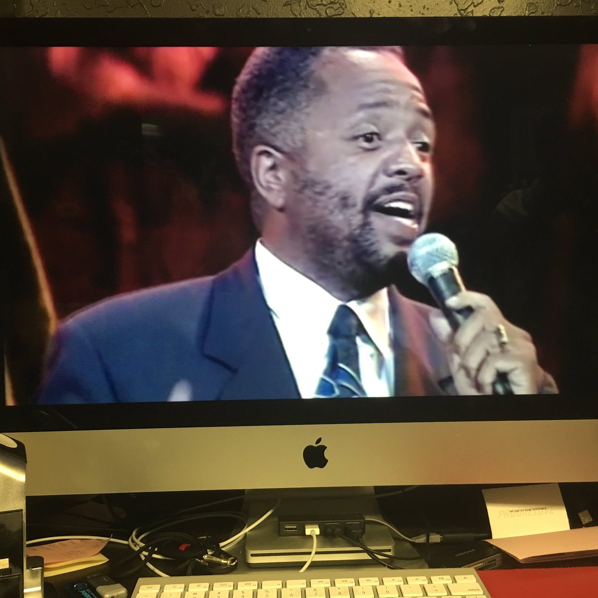 PastorMaxwell's tweet photo. I'm sitting here shedding tears watching Daryl Coley sing WHEN SUNDAY COMES. #RIPDarylColey https://t.co/pwb005lB7N