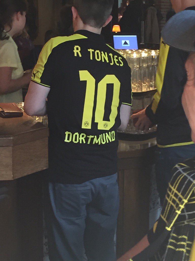 DTChairman's tweet photo. @heddon17 @jiveturkey81 @Bentos77 @matthewzeeda #tonjes #dortmund https://t.co/rI5e3BcjpK