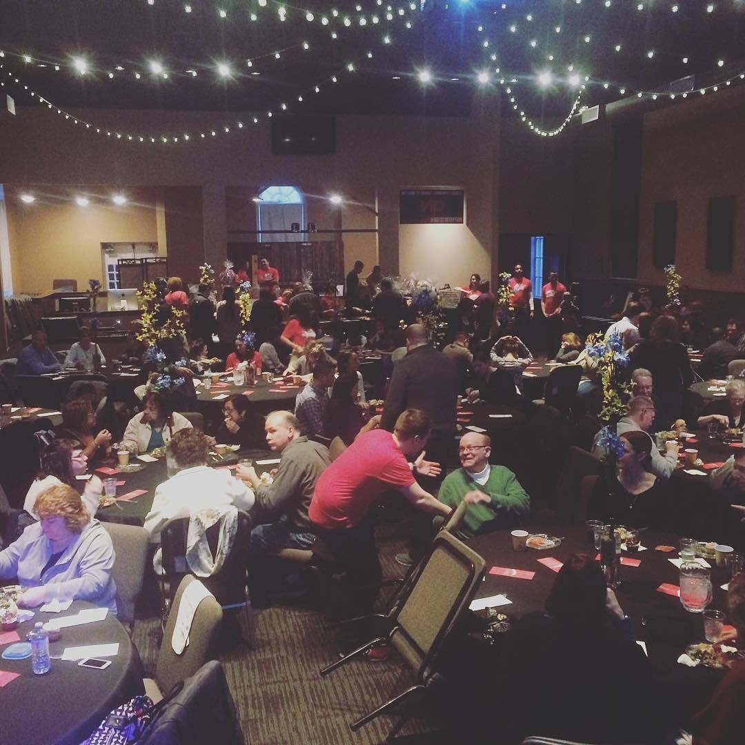 jimwilkes's tweet image. Packed house at our Kilimanjaro fundraiser and silent auction! @clehopecenter @journeypeopl… buff.ly/25a60Yq