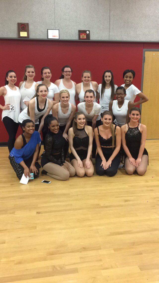 DixieDancers's tweet photo. Congratulations to the 2016-2017 RED HOT DIXIE DANCERS!!!!❤️❤️❤️ https://t.co/jR7BrQAXDP