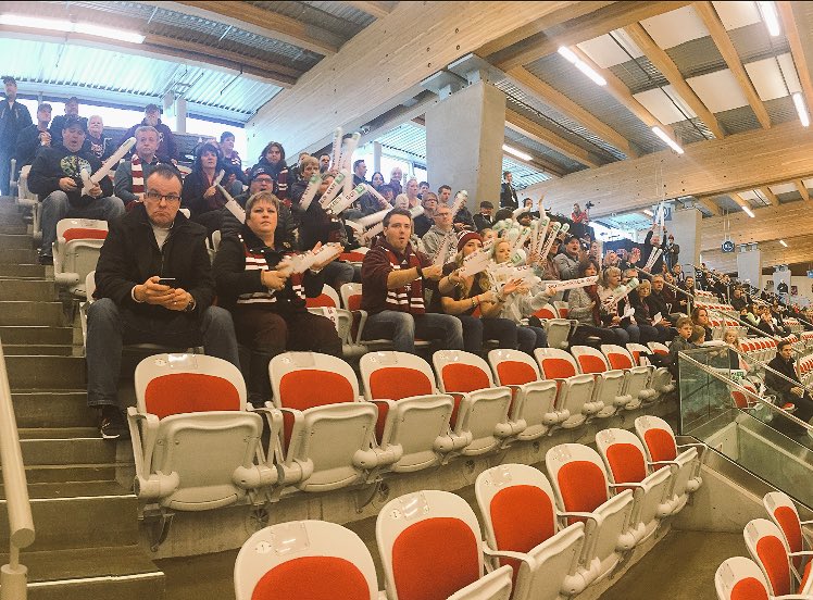 smuhuskieswh's tweet photo. Late post (phone died) but the huskies won 1-0! The crowd was electric #huskyhockey #dedicatedfamily #caringcounts https://t.co/0TlmOFiC8y