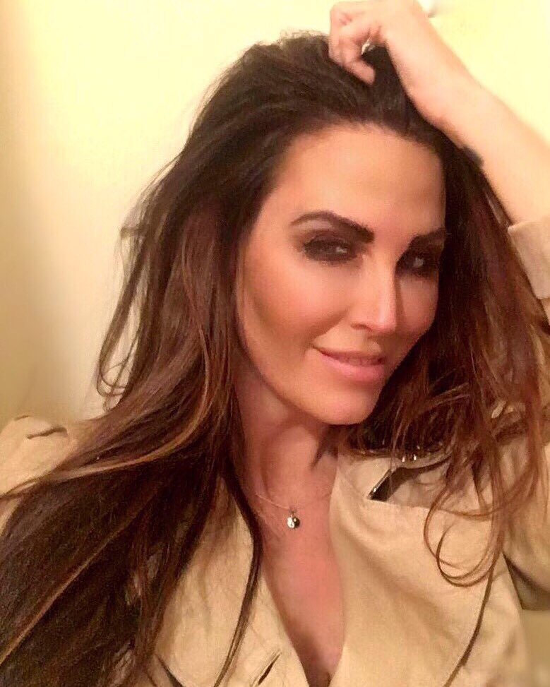 ReaganXRichards's tweet photo. ROCK A SMILE TODAY.
#reaganrichards #williamshonor #gordonbrown #brows https://t.co/n8jiVsWfPI