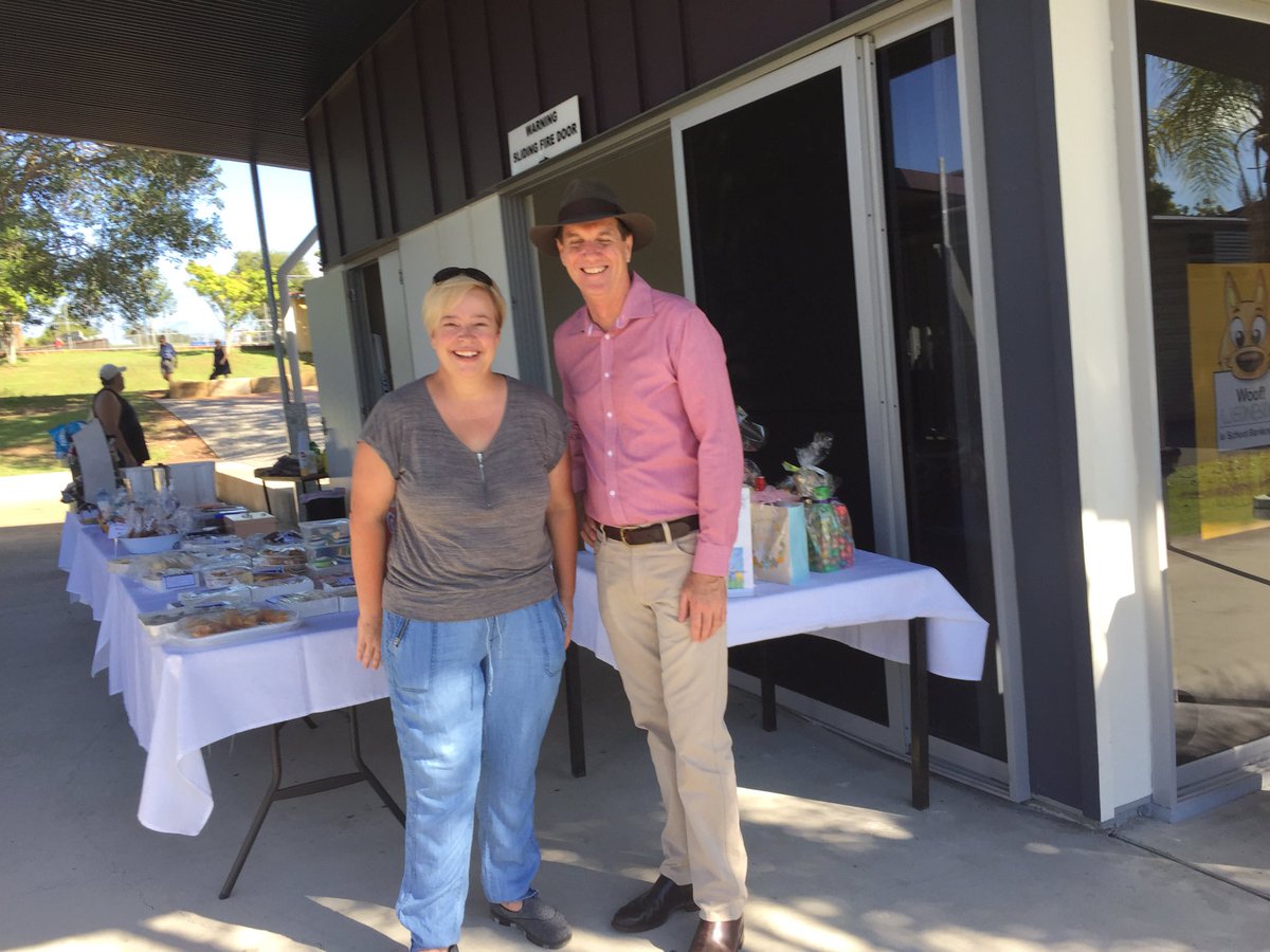 DrAnthonyLynham's tweet image. Supporting the cake stall today at Stafford Heights with principal Cindy  #bnevotes #qldpol