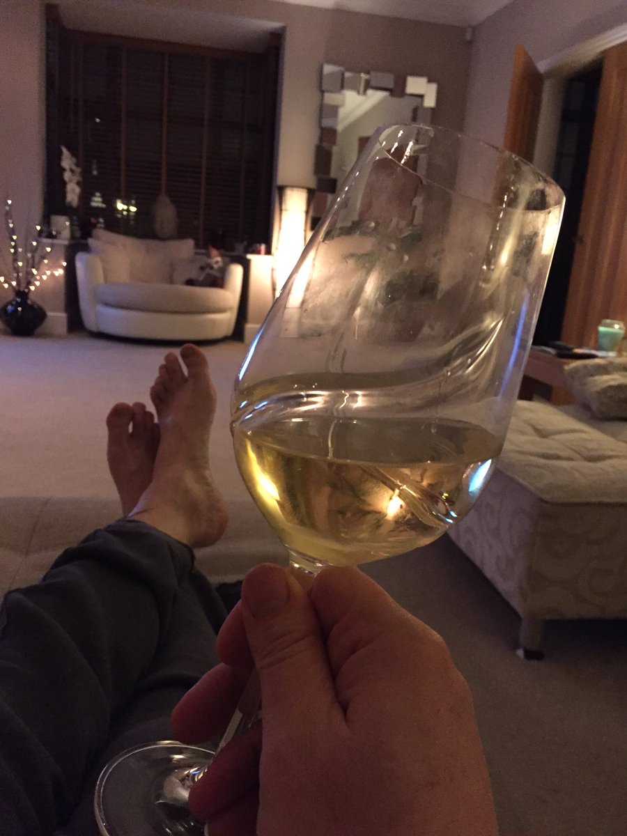 Macthetooth's tweet photo. @Carcaradon @gar_boy @Rigsy04 @CampionWill @MattBourne102 Wine for me too #strange #openalready https://t.co/JiDuc1HYn1