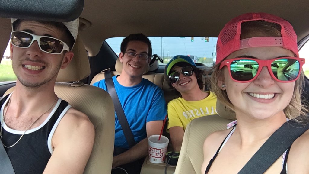 graysonXlange's tweet photo. Spring break #roadtrip heading down to good old Port Aransas if your down there for #SpringBreak2k16 look for me https://t.co/FA3nNUErZ7