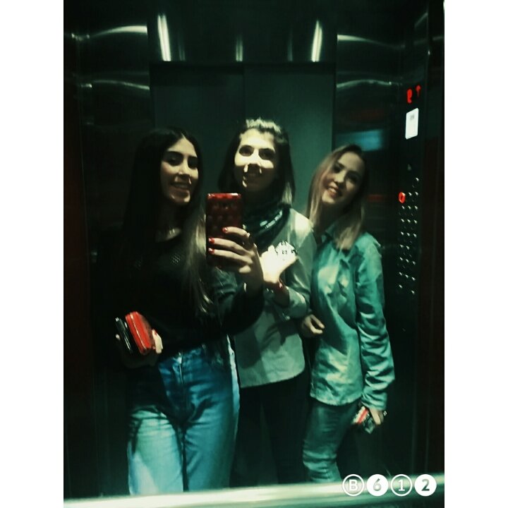 Okulun en güzel yanı asansör aynaları ve aynada görünenler, evet biz eksik kalmamalıydık 😌