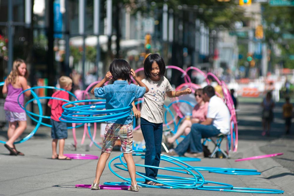 rdtvan's tweet photo. In 2040: Activated alleyways and sidewalks will make #downtownvancouver safer and more welcoming #rdtvan https://t.co/HghIw54Ip1