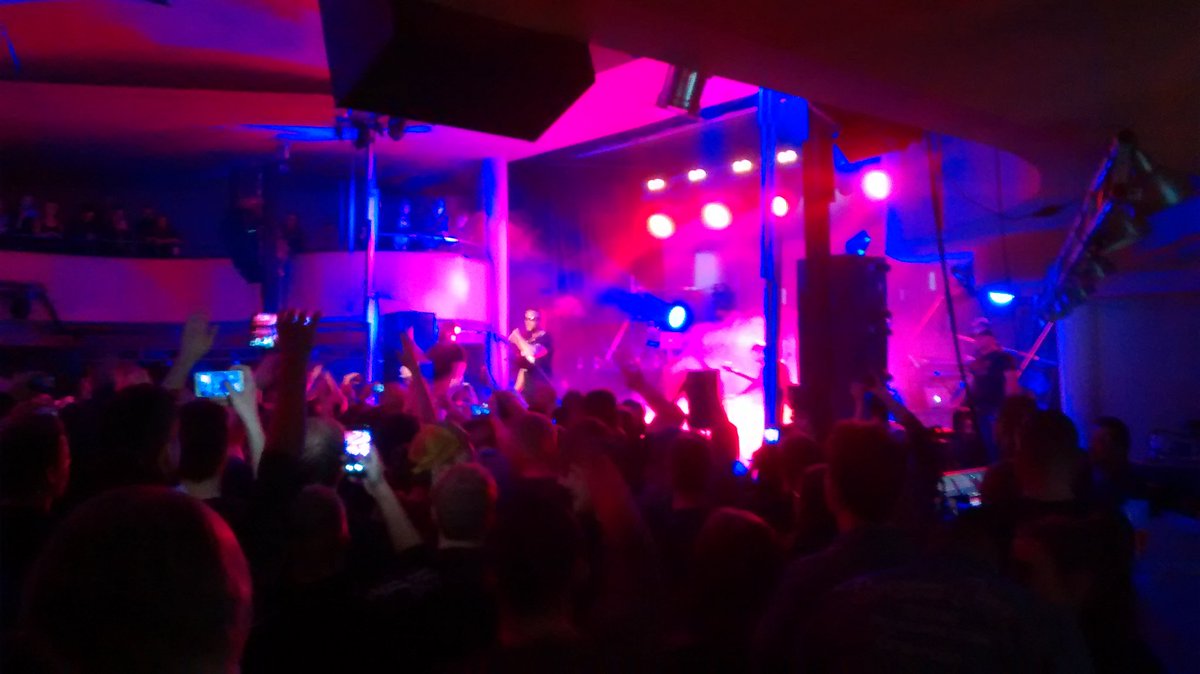 PastorZaster's tweet photo. Leak vom kollegah Konzert in nbg #einAugeaufdieKonkurrenz #lรถwensaal #nbg #redlighttour https://t.co/Od71OkP7Xq