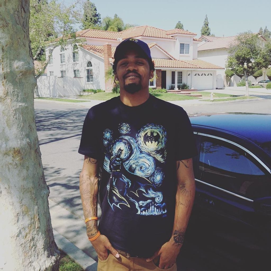 soundBYTE_App's tweet photo. By @justmebatman: My Nephew @d.r.e.u fell through rocking that #batmanfever .....good looking!!! #comedy #laughflow… https://t.co/3v1l8dQIIg